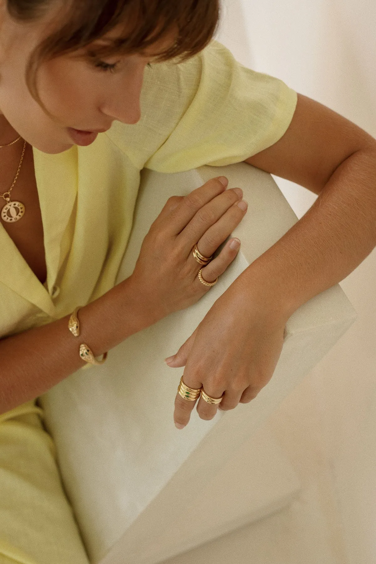 Pebble ring gold plated